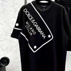 High-quality sweat-absorbent, breathable sportswear for men and women